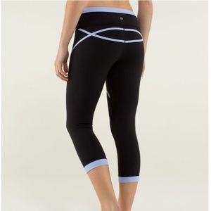 Lululemon roll out crop, size 6